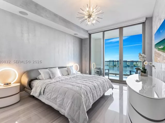 4-bedroom condo for rent in Sunny Isles Beach - 17901 Collins Ave 2802 - MondialRealty