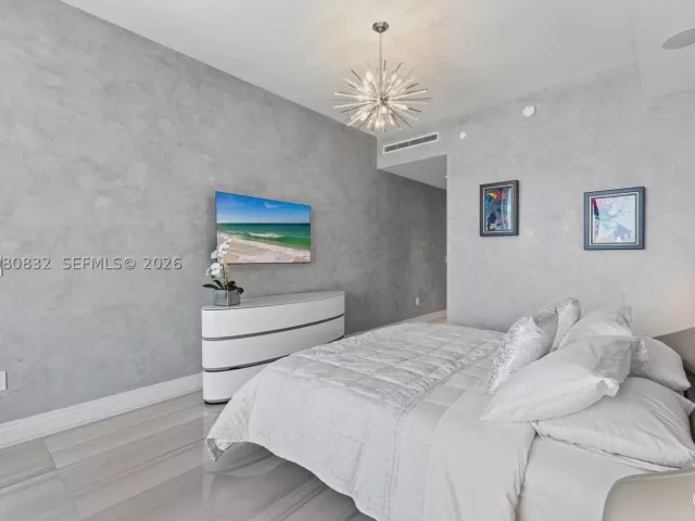 4-bedroom condo for rent in Sunny Isles Beach - 17901 Collins Ave 2802 - MondialRealty