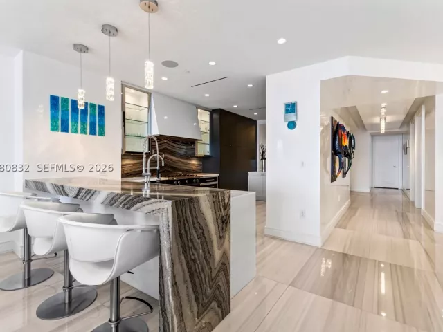 4-bedroom condo for rent in Sunny Isles Beach - 17901 Collins Ave 2802 - MondialRealty