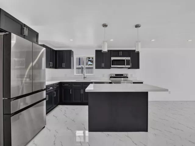 4-bedroom home for sale in Deerfield Beach - 182 SW 6 Street - MondialRealty