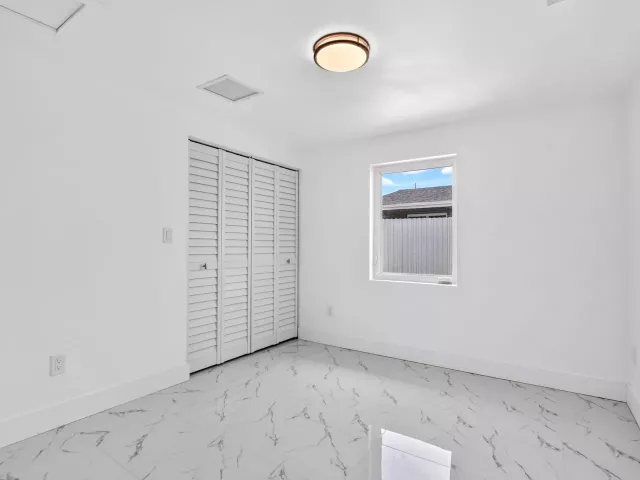 4-bedroom home for sale in Deerfield Beach - 182 SW 6 Street - MondialRealty
