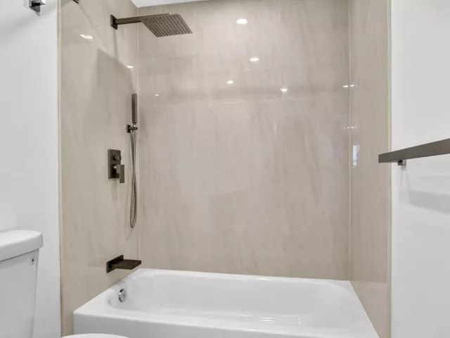 4-bedroom home for sale in Deerfield Beach - 182 SW 6 Street - MondialRealty