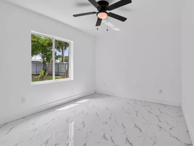4-bedroom home for sale in Deerfield Beach - 182 SW 6 Street - MondialRealty