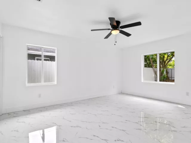 4-bedroom home for sale in Deerfield Beach - 182 SW 6 Street - MondialRealty