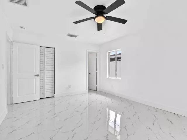 4-bedroom home for sale in Deerfield Beach - 182 SW 6 Street - MondialRealty