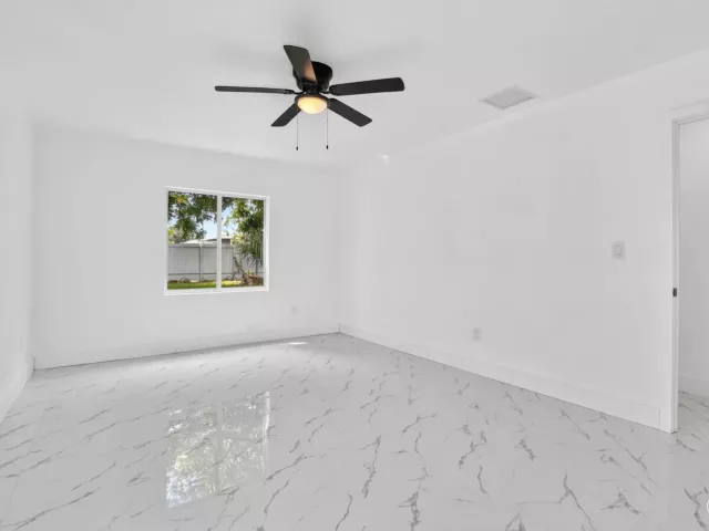 4-bedroom home for sale in Deerfield Beach - 182 SW 6 Street - MondialRealty