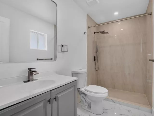 4-bedroom home for sale in Deerfield Beach - 182 SW 6 Street - MondialRealty