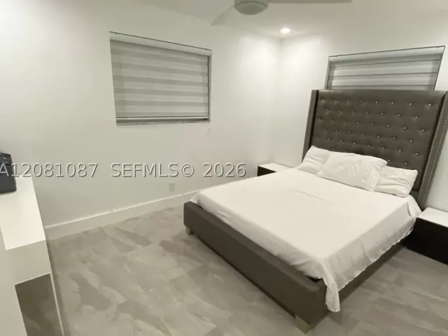 4-bedroom home for sale in Hollywood - 3750 N 54th Ave - MondialRealty