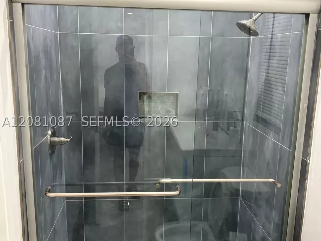 4-bedroom home for sale in Hollywood - 3750 N 54th Ave - MondialRealty