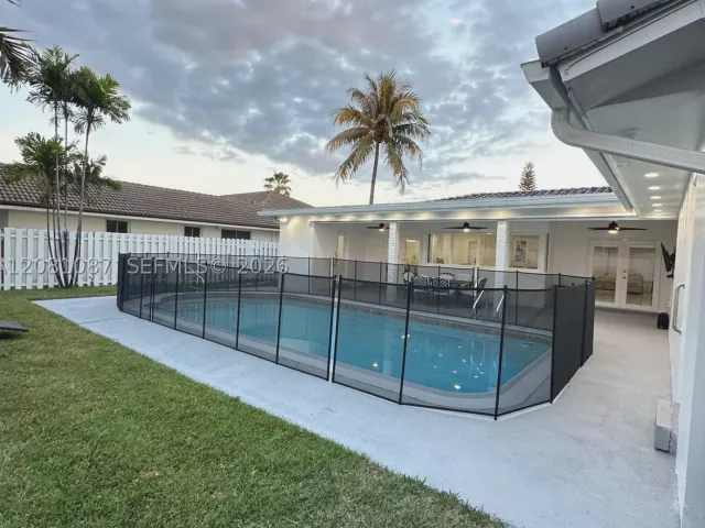 4-bedroom home for sale in Hollywood - 3750 N 54th Ave - MondialRealty
