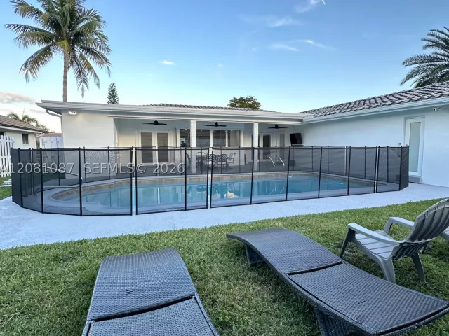 4-bedroom home for sale in Hollywood - 3750 N 54th Ave - MondialRealty