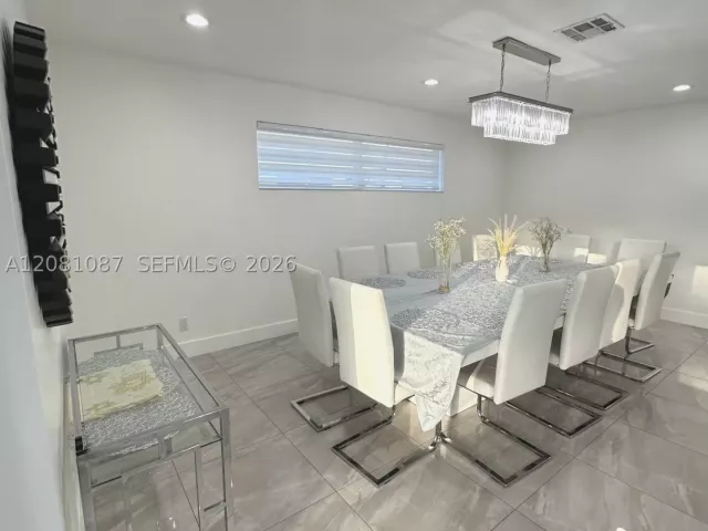 4-bedroom home for sale in Hollywood - 3750 N 54th Ave - MondialRealty