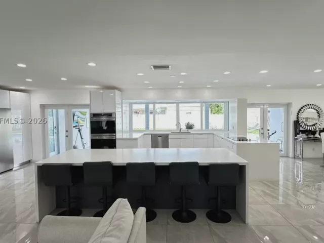 4-bedroom home for sale in Hollywood - 3750 N 54th Ave - MondialRealty