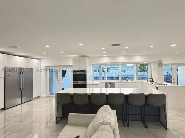 4-bedroom home for sale in Hollywood - 3750 N 54th Ave - MondialRealty