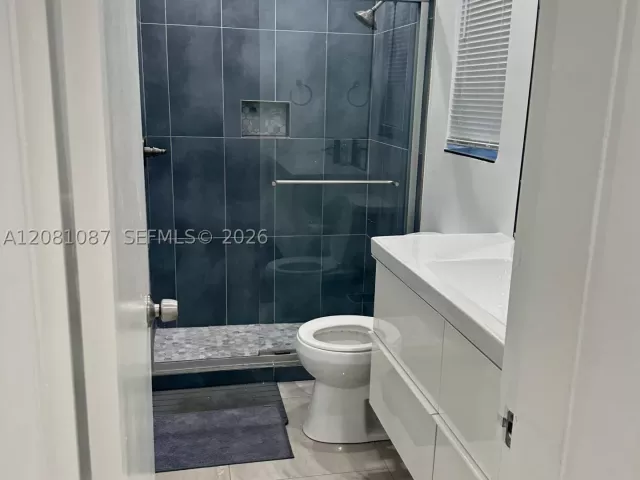 4-bedroom home for sale in Hollywood - 3750 N 54th Ave - MondialRealty