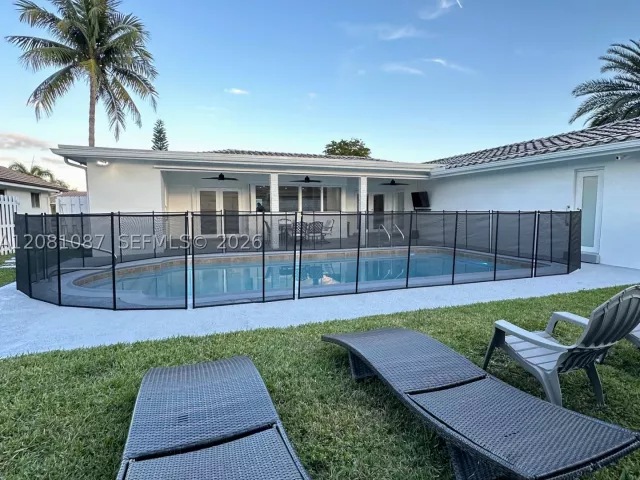 4-bedroom home for sale in Hollywood - 3750 N 54th Ave - MondialRealty