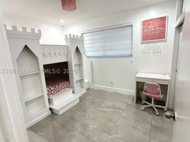 4-bedroom home for sale in Hollywood - 3750 N 54th Ave - MondialRealty