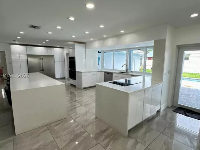 4-bedroom home for sale in Hollywood - 3750 N 54th Ave - MondialRealty