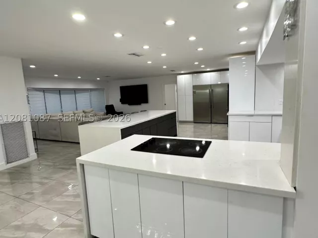 4-bedroom home for sale in Hollywood - 3750 N 54th Ave - MondialRealty