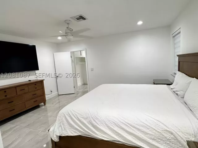 4-bedroom home for sale in Hollywood - 3750 N 54th Ave - MondialRealty