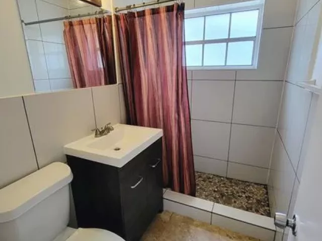 4-bedroom home for rent in Hollywood - 2531 FUNSTON Street - MondialRealty