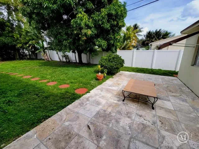 4-bedroom home for rent in Hollywood - 2531 FUNSTON Street - MondialRealty