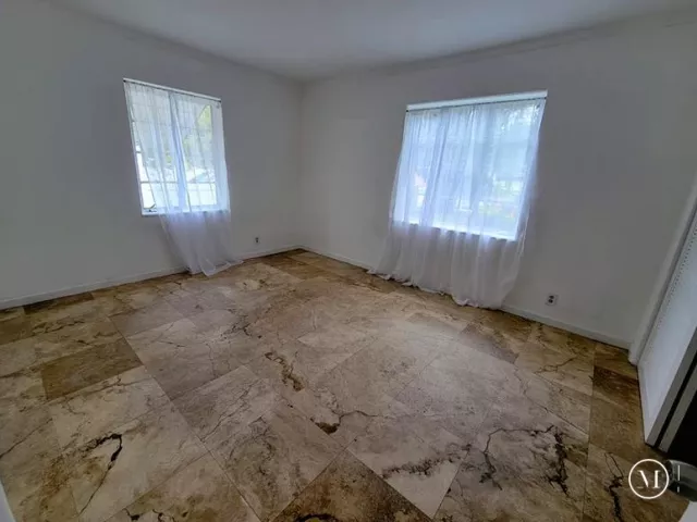 4-bedroom home for rent in Hollywood - 2531 FUNSTON Street - MondialRealty