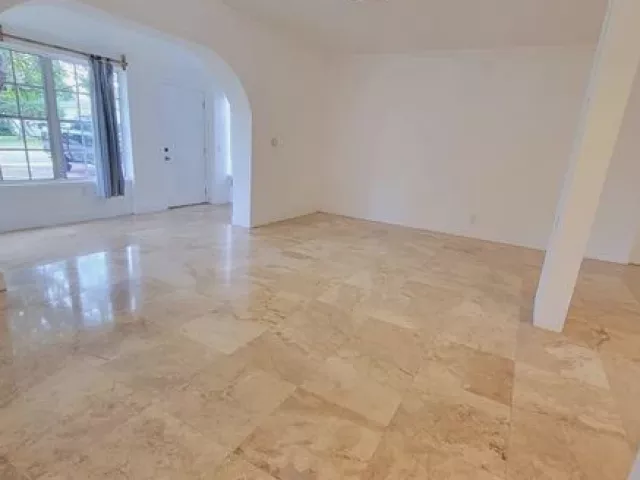 4-bedroom home for rent in Hollywood - 2531 FUNSTON Street - MondialRealty