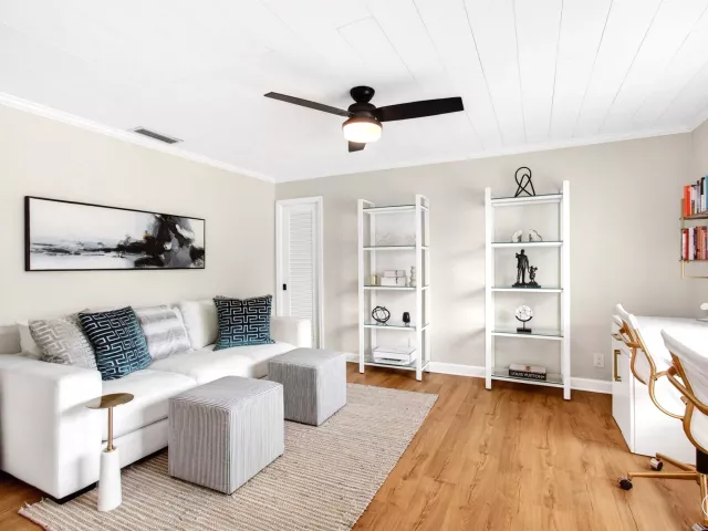 3-bedroom home for rent in Boca Raton - 998 SW 7th Street - MondialRealty