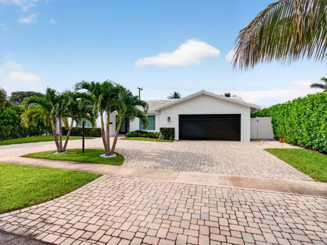 3-bedroom home for rent in Boca Raton - 998 SW 7th Street - MondialRealty