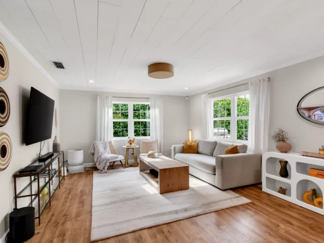 3-bedroom home for rent in Boca Raton - 998 SW 7th Street - MondialRealty