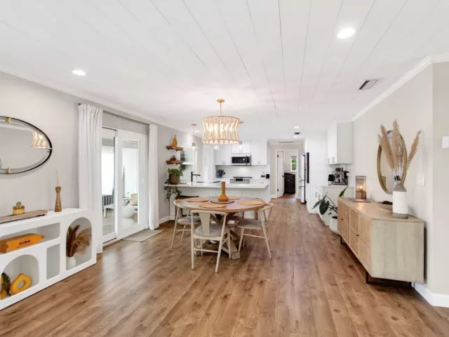 3-bedroom home for rent in Boca Raton - 998 SW 7th Street - MondialRealty