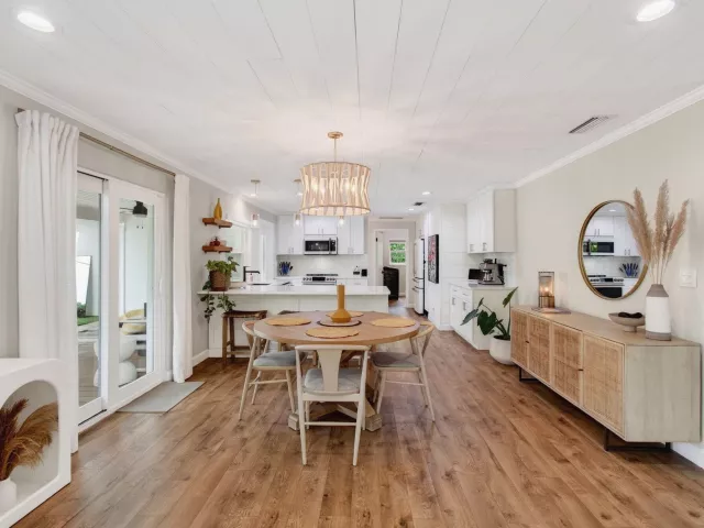 3-bedroom home for rent in Boca Raton - 998 SW 7th Street - MondialRealty