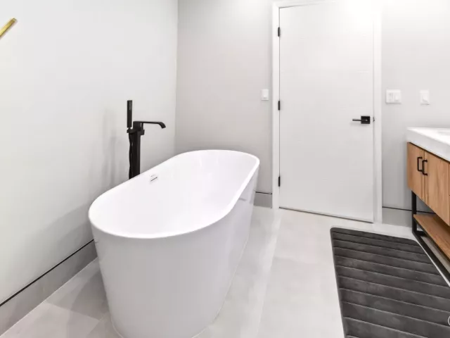 3-bedroom home for rent in Boca Raton - 998 SW 7th Street - MondialRealty