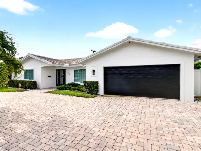 3-bedroom home for rent in Boca Raton - 998 SW 7th Street - MondialRealty