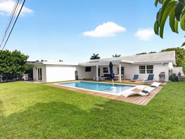 3-bedroom home for rent in Boca Raton - 998 SW 7th Street - MondialRealty