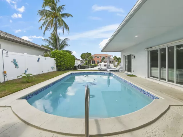 3-bedroom home for rent in Deerfield Beach - 1516 SE 10TH Street - MondialRealty