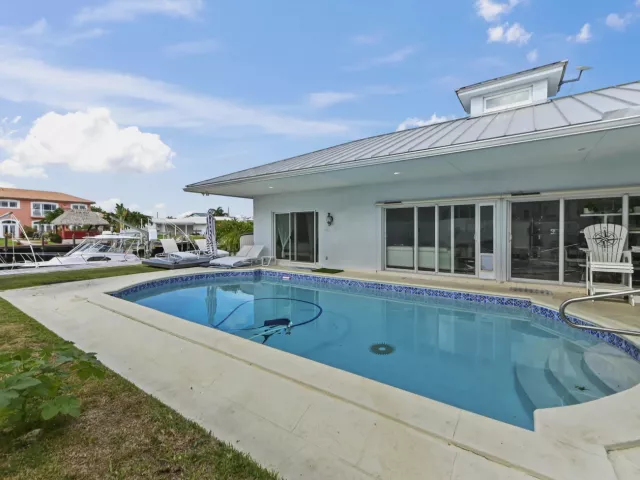 3-bedroom home for rent in Deerfield Beach - 1516 SE 10TH Street - MondialRealty