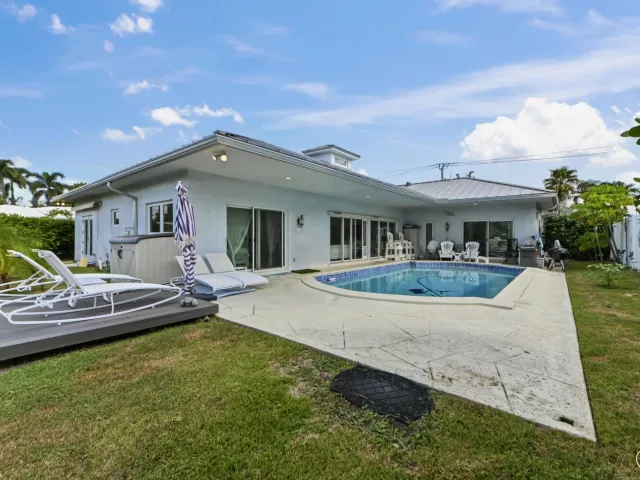 3-bedroom home for rent in Deerfield Beach - 1516 SE 10TH Street - MondialRealty