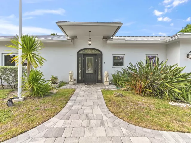 3-bedroom home for rent in Deerfield Beach - 1516 SE 10TH Street - MondialRealty