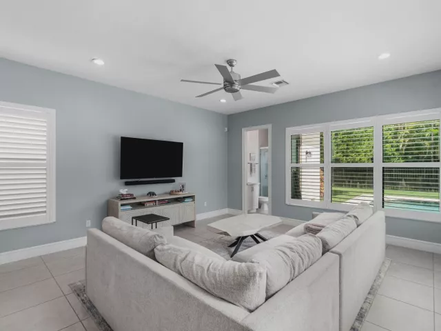 4-bedroom home for sale in Delray Beach - 16226 Cabernet Drive - MondialRealty