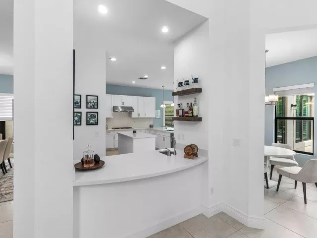 4-bedroom home for sale in Delray Beach - 16226 Cabernet Drive - MondialRealty
