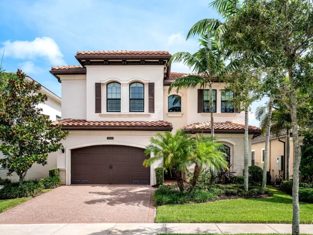 4-bedroom home for sale in Delray Beach - 16226 Cabernet Drive - MondialRealty