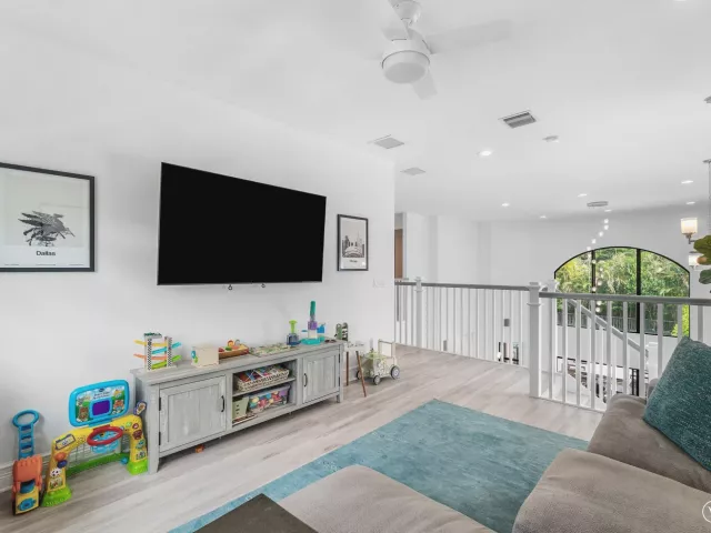 4-bedroom home for sale in Delray Beach - 16226 Cabernet Drive - MondialRealty