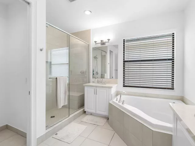 4-bedroom home for sale in Delray Beach - 16226 Cabernet Drive - MondialRealty