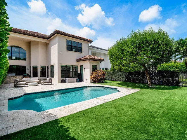 4-bedroom home for sale in Delray Beach - 16226 Cabernet Drive - MondialRealty