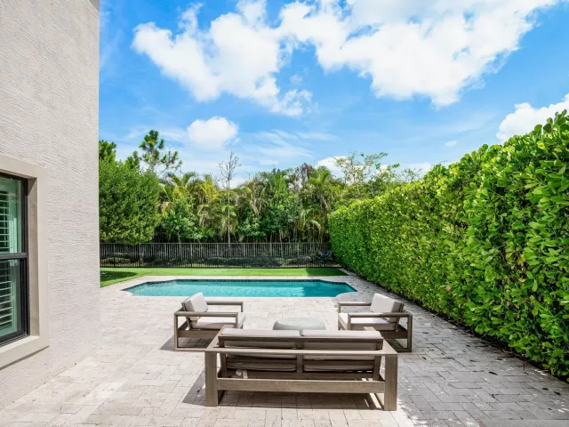 4-bedroom home for sale in Delray Beach - 16226 Cabernet Drive - MondialRealty