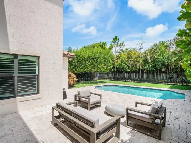 4-bedroom home for sale in Delray Beach - 16226 Cabernet Drive - MondialRealty