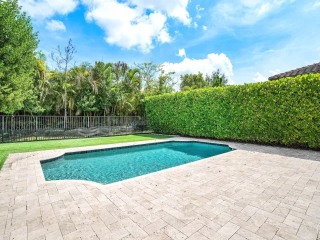 4-bedroom home for sale in Delray Beach - 16226 Cabernet Drive - MondialRealty