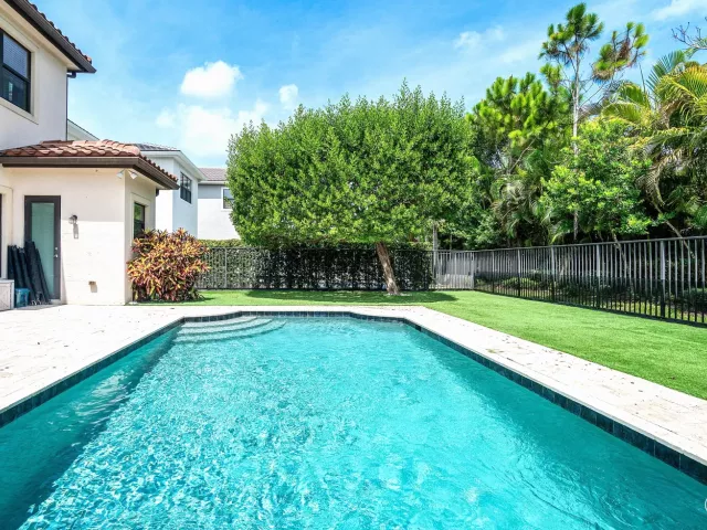 4-bedroom home for sale in Delray Beach - 16226 Cabernet Drive - MondialRealty